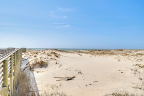 Interior - On-site Beach Access: Studio in Gulf Shores (Gulf Shores)