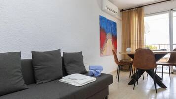 Casa, 2 dormitoris, terrassa | Sala d'estar