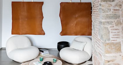 Charming room at bed & breakfast in Pommard sourrounded by vineyards