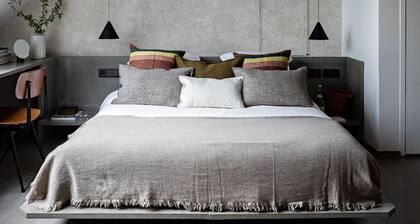 Charming room at bed & breakfast in Pommard sourrounded by vineyards