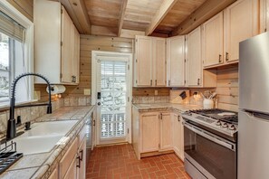 Cottage (3 Bedrooms) | Interior