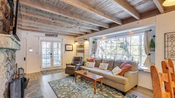 Cottage (3 Bedrooms) | Interior