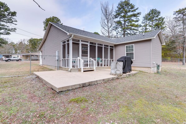 Interior - 3 Mi to Greers Ferry Lake: Home w/ Screened Patio (Higden)
