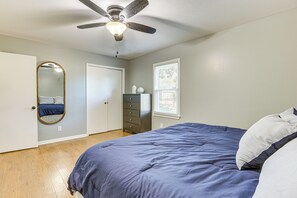 House (3 Bedrooms) | Interior - 4 Mi to Dtwn Tuscaloosa: Home w/ Cozy Den! (Tuscaloosa)