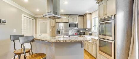 House (3 Bedrooms) | Interior