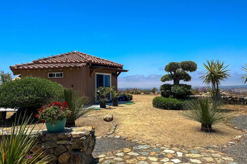 Backyard & Zen Garden: Hilltop Haven in Bonsall!