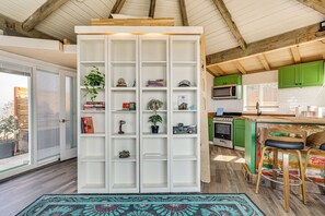 Interior - Backyard & Zen Garden: Hilltop Haven in Bonsall! (Bonsall)