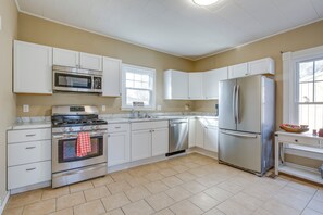 House (2 Bedrooms) | Interior