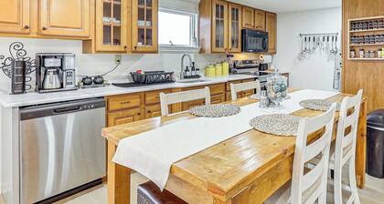 Walk to Beaches & Marina: Fortescue Hideaway