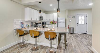 7 Mi to Kemah Boardwalk: Waterfront Houston Condo