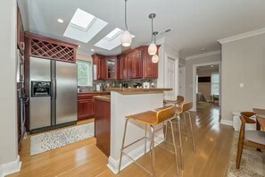 Private kitchen - Retro Modern 2 Bdrm 2 Bath Condo near to Eden Park (Cincinnati)