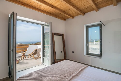 Rastoni Milos slow living home ,cosy two storey stone house sea view