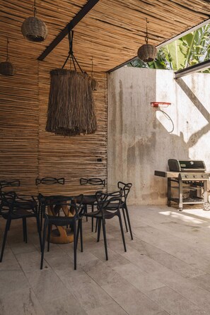 Outdoor dining