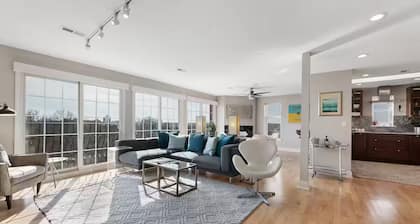 Penthouse Style Condo with City View