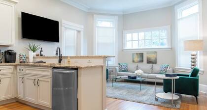 Exquisite 3 Bdrm 2 Bath near Eden Park