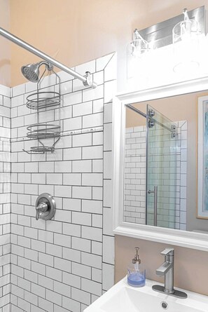 Hair dryer - 3 Bedrooms with 2 full baths (Cincinnati)