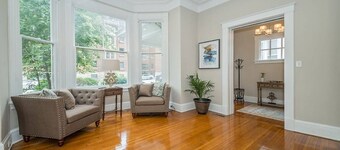 Classic Elegant 2 Bedroom 2 Bath near Eden Park