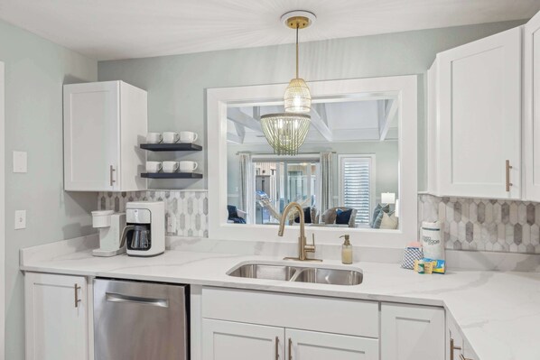 Interior - Condo for 6 w/Resort Amenities & Walk to Beach! (Hilton Head Island)