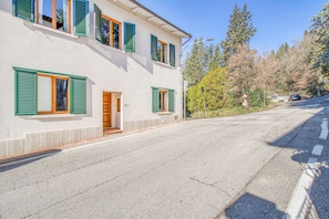 Exterior - Home Boccaccio Terrace and Chianti View 1 (Montespertoli)