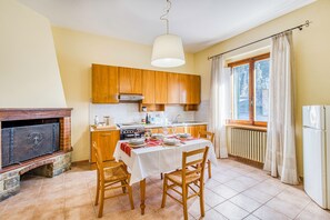 Refrigerador, horno, placa de cocina, lavavajillas