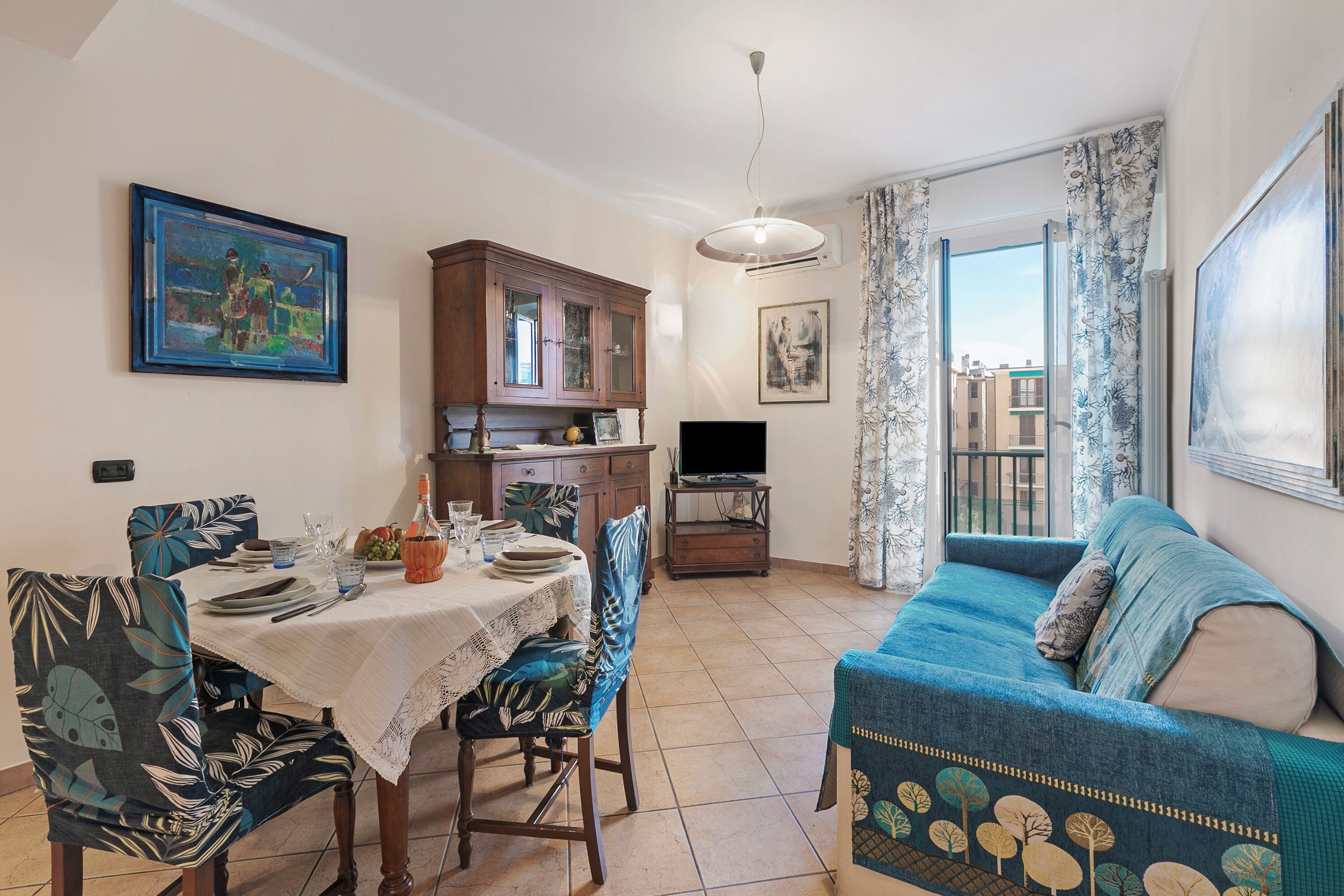 Télévision à écran plat de 21 pouces avec chaînes par satellite