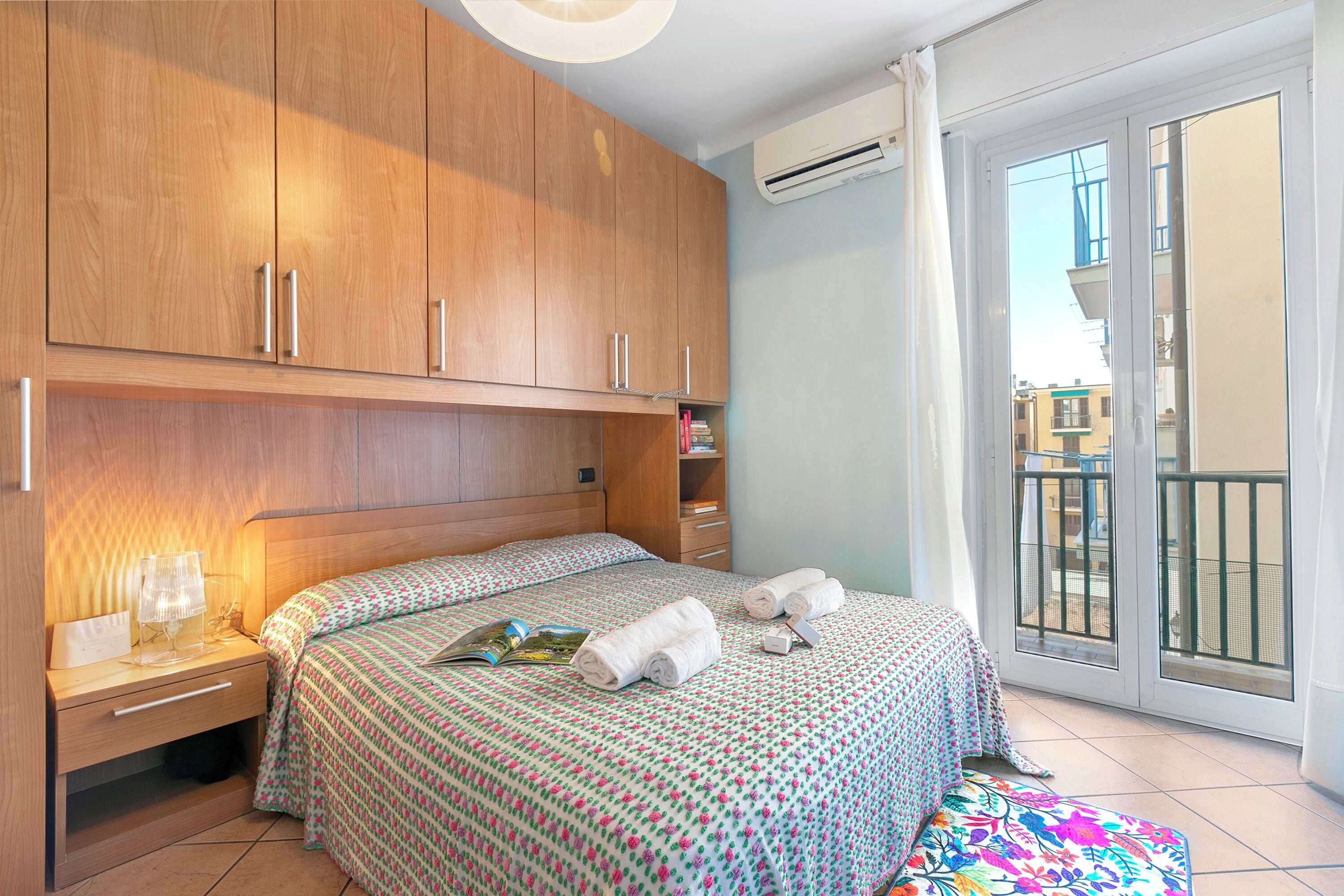 1 camera, Wi-Fi gratuito, lenzuola