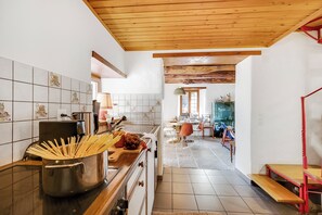 Family Chalet, 2 Bedrooms, Mountainside (Rustico Over The Bridge Verzasca 1) | Private kitchen