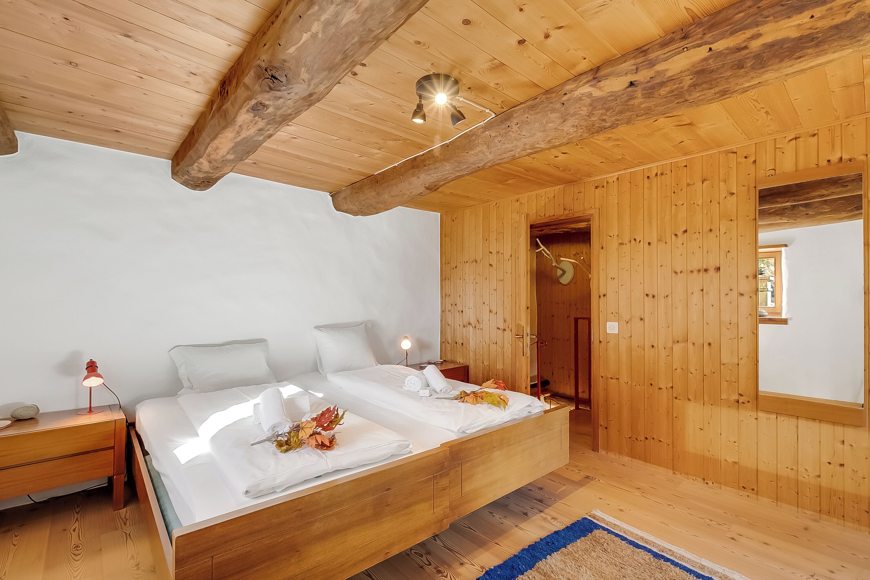 Familienchalet, 3 Schlafzimmer, Balkon, Bergseite (Rustico Over The Bridge Verzasca 2)