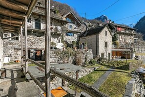 Family Chalet, Multiple Bedrooms, Mountainside (Rustico Over The Bridge Verzasca 1) | Balcony - Rustico Over The Bridge Verzasca 1 (Sonogno)