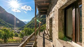 Family Chalet, Multiple Bedrooms, Mountainside (Rustico Over The Bridge Verzasca 1) | Balcony