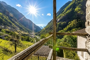 Family Chalet, Multiple Bedrooms, Mountainside (Rustico Over The Bridge Verzasca 1) | Balcony