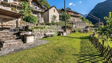 Family Chalet, Multiple Bedrooms, Mountainside (Rustico Over The Bridge Verzasca 2) | Exterior