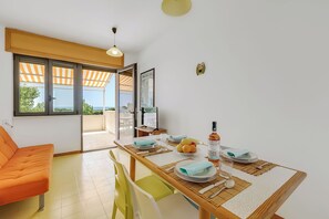 Dining - La Rosa Apartment Sea View (Salve)