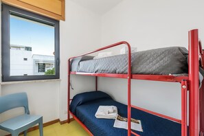 2 bedrooms, bed sheets