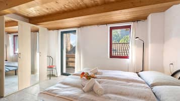 Family Chalet, 2 Bedrooms, Balcony, Mountainside (Rustico Paese Verzasca with Mountain) | 2 bedrooms