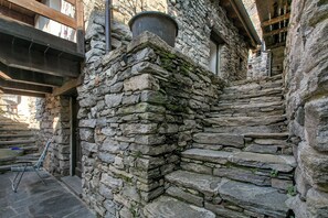 Familie-alpehytte, flere soverom, ved fjell (Rustico Paese Verzasca) | Overnattingsstedets uteområder