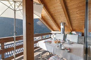 Familie-alpehytte, flere soverom, ved fjell (Rustico Paese Verzasca) | Utendørsservering