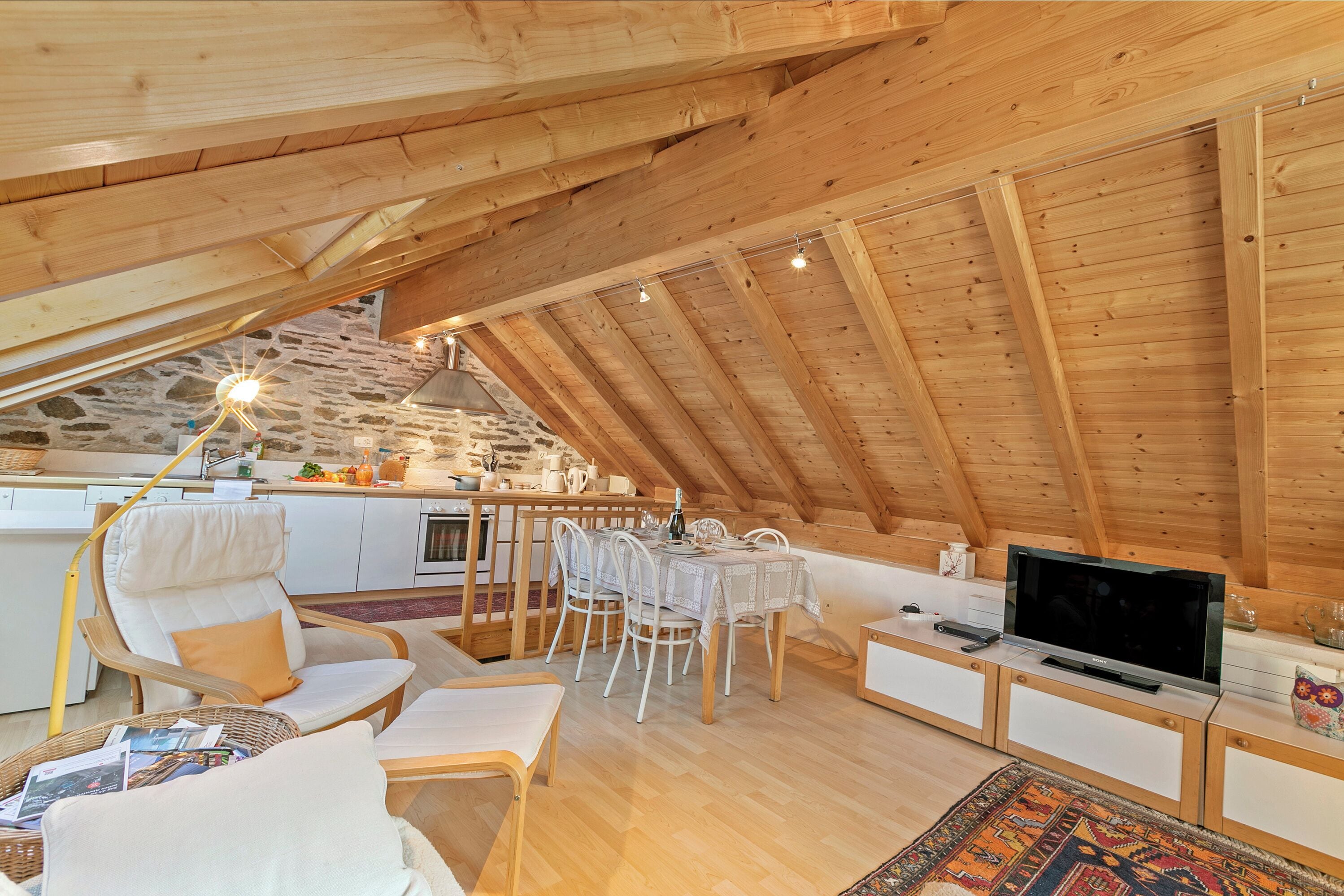 Familienchalet, Mehrere Schlafzimmer, Bergseite (Rustico Paese Verzasca) | Wohnbereich