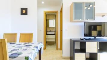 House, 3 Bedrooms, Terrace | Interior