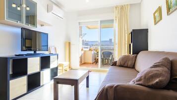 House, 3 Bedrooms, Terrace | Living area