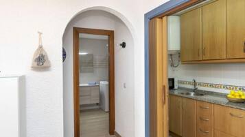 House, 2 Bedrooms, Terrace | Private kitchen