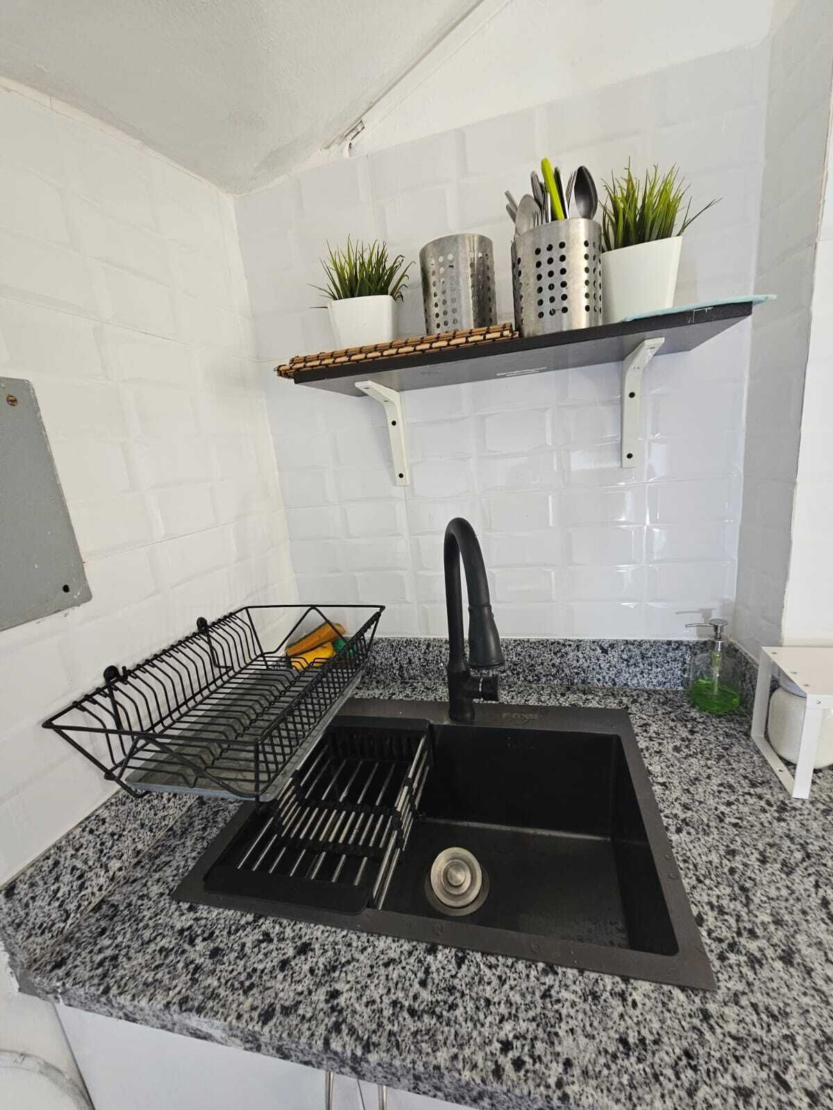 Apto. no 1, Comfort Studio Suite, Partial Sea View | Private kitchen | Full-size fridge, microwave, stovetop, coffee/tea maker