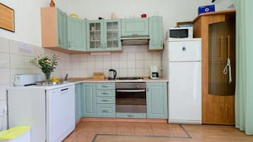 Departamento familiar, 1 habitación (Oasis Of Peace In Lopar) | Cocina privada | Refrigerador, microondas, horno y parrilla de estufa