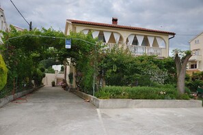 Appartement Familial, plusieurs chambres (Oasis Of Peace In Lopar) | Enceinte de l’hébergement