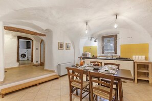 Standard Apartment, Multiple Bedrooms (La Casetta Del Borgo) | Dining