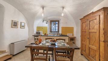 Standard Apartment, Multiple Bedrooms (La Casetta Del Borgo) | Dining