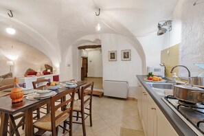 Standard Apartment, Multiple Bedrooms (La Casetta Del Borgo) | Private kitchen