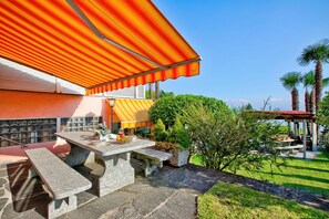 Apartamento familiar, varias habitaciones, junto a la montaña (Casa Tecitt) | Restaurante al aire libre
