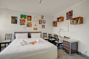 1 chambre, fer et planche à repasser, Wi-Fi, draps fournis