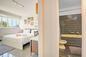 Bathroom - Casa Tecitt With Shared Pool in Val Resa (Brione sopra Minusio)